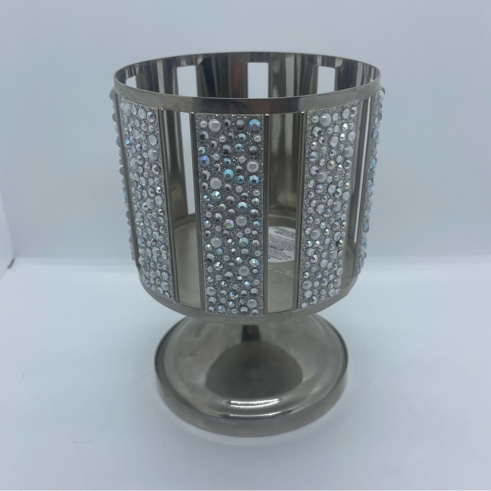 Bath & Body Works Silver and pearl accents Candle Holder Pedestal